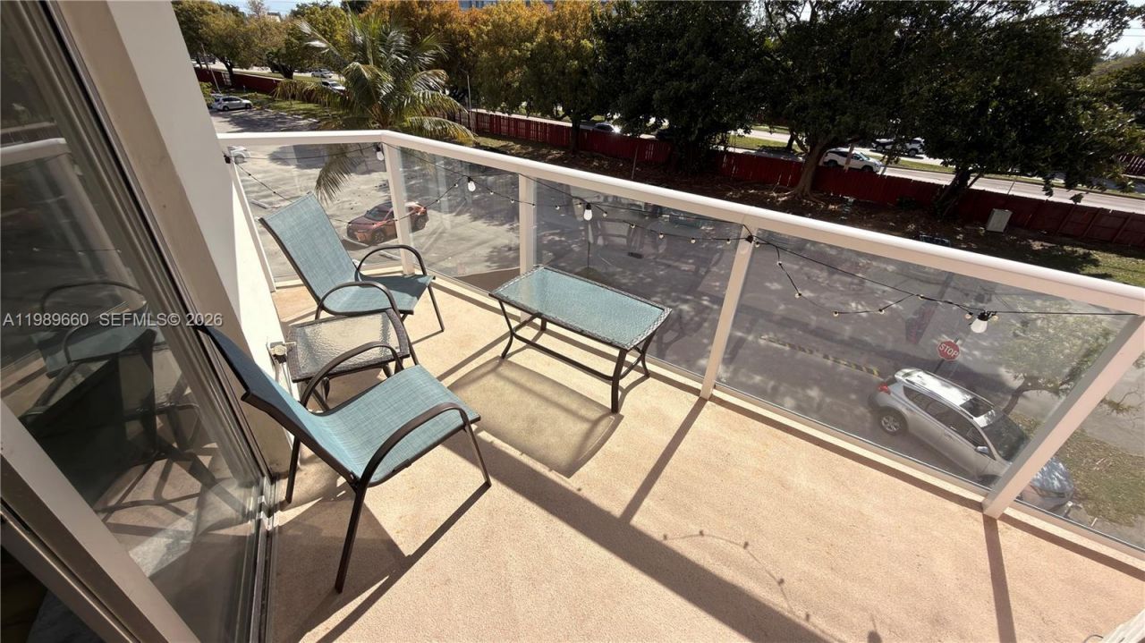 1351 NE Miami Gardens Dr , Unit 325E, Miami, FL 33179 Photo