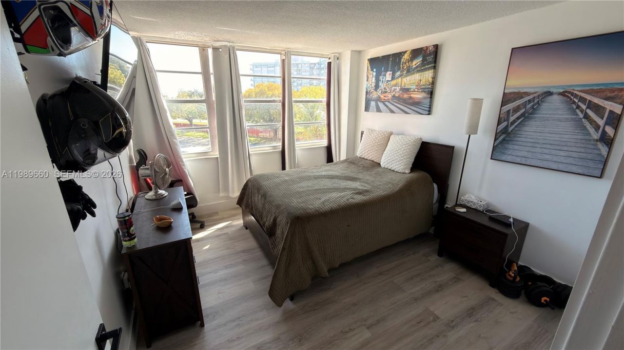 1351 NE Miami Gardens Dr , Unit 325E, Miami, FL 33179 Photo