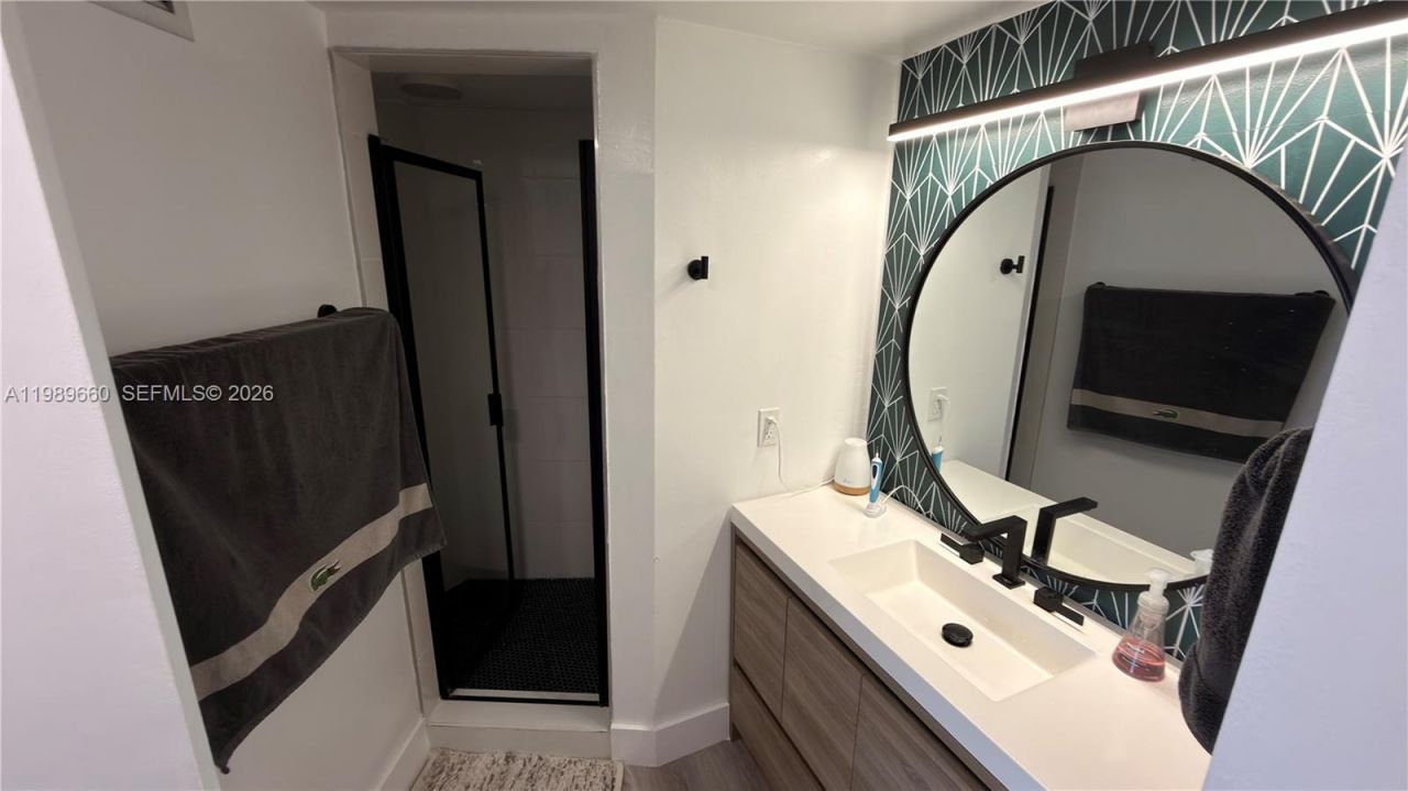 1351 NE Miami Gardens Dr , Unit 325E, Miami, FL 33179 Photo