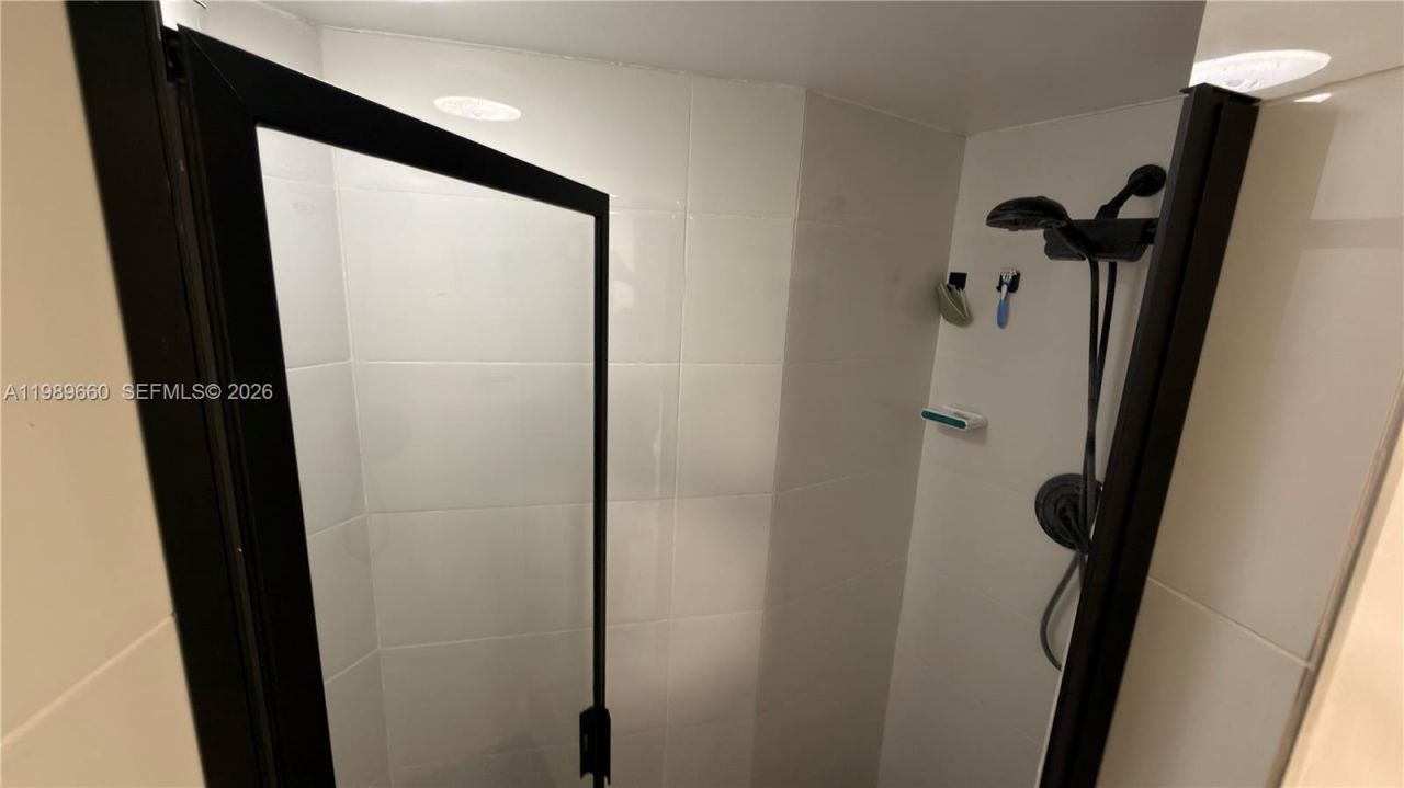 1351 NE Miami Gardens Dr , Unit 325E, Miami, FL 33179 Photo