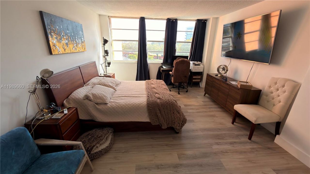 1351 NE Miami Gardens Dr , Unit 325E, Miami, FL 33179 Photo