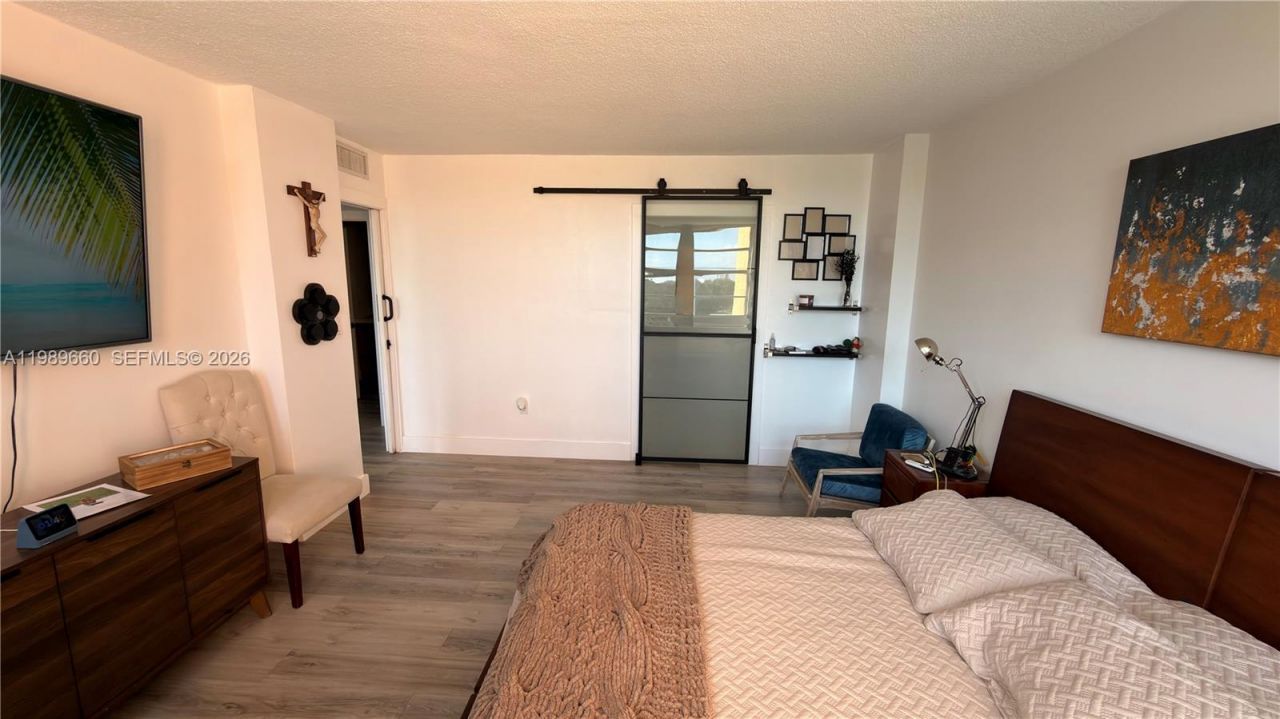 1351 NE Miami Gardens Dr , Unit 325E, Miami, FL 33179 Photo