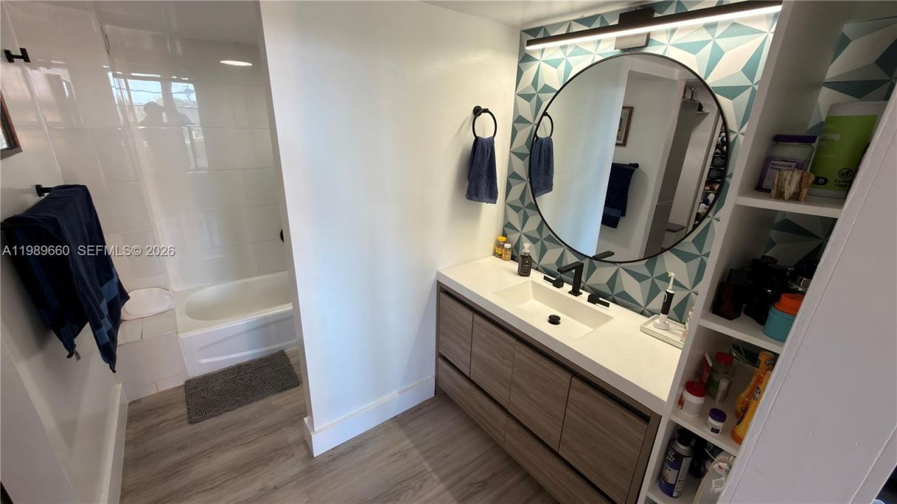 1351 NE Miami Gardens Dr , Unit 325E, Miami, FL 33179 Photo