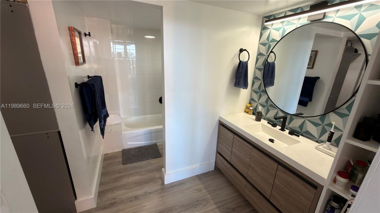 1351 NE Miami Gardens Dr , Unit 325E, Miami, FL 33179 Photo