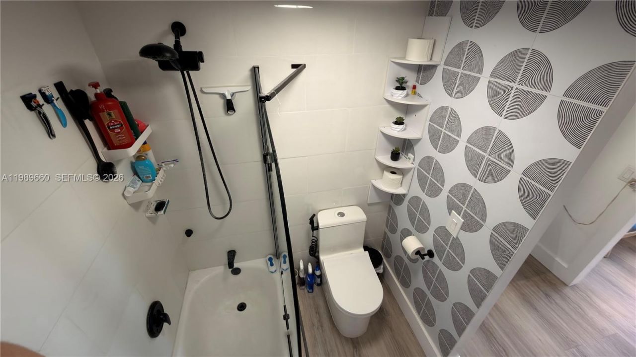 1351 NE Miami Gardens Dr , Unit 325E, Miami, FL 33179 Photo