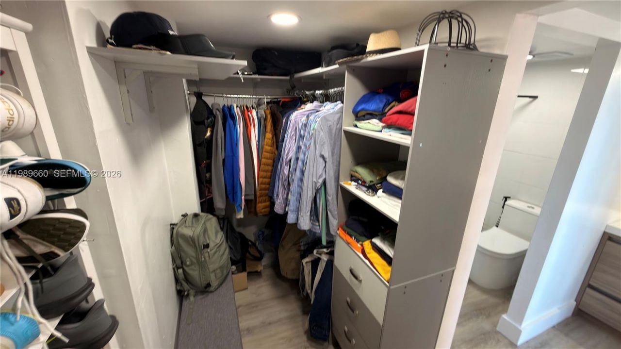 1351 NE Miami Gardens Dr , Unit 325E, Miami, FL 33179 Photo