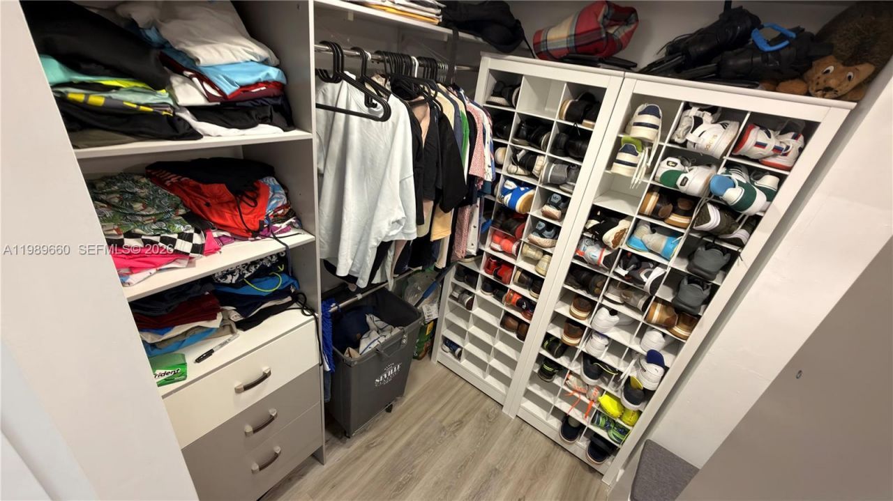 1351 NE Miami Gardens Dr , Unit 325E, Miami, FL 33179 Photo