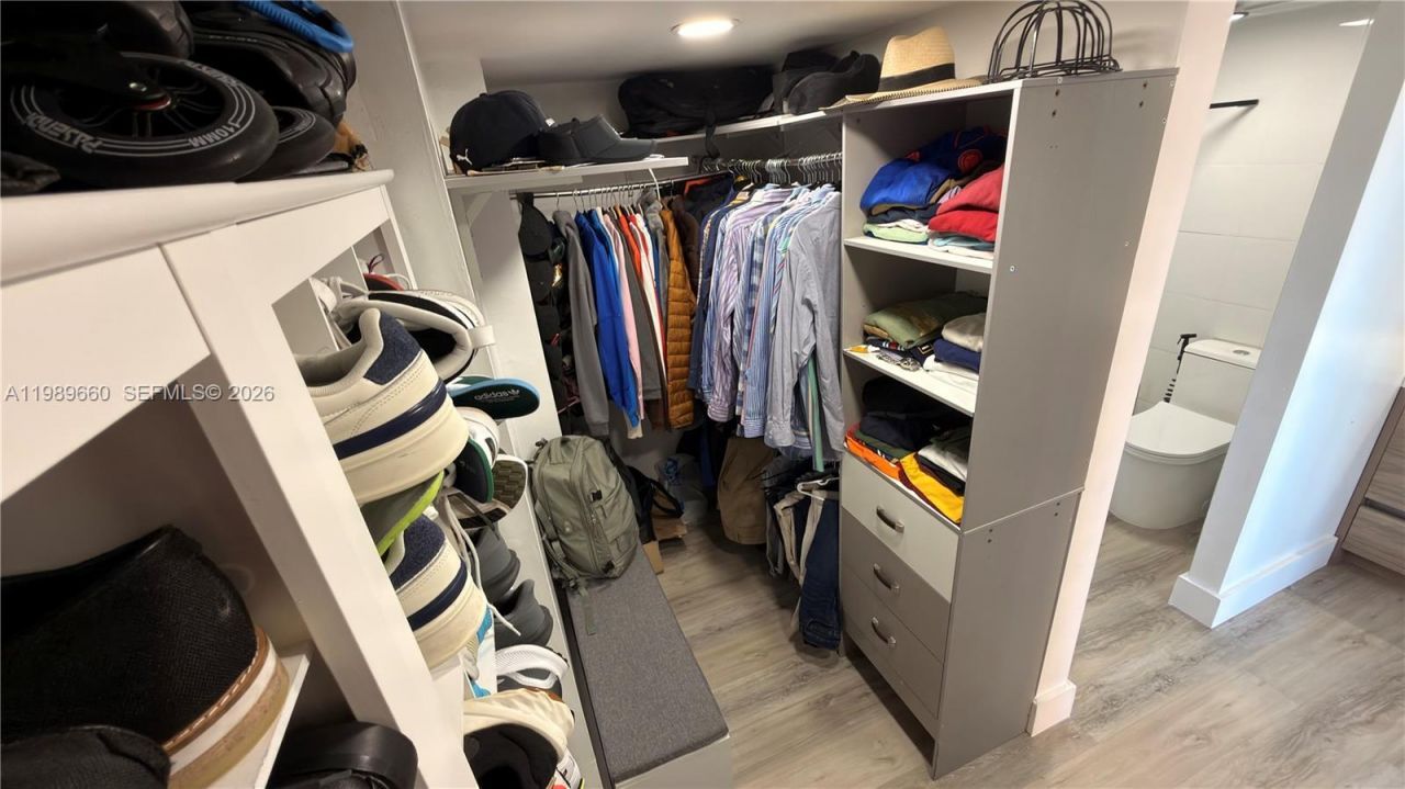 1351 NE Miami Gardens Dr , Unit 325E, Miami, FL 33179 Photo