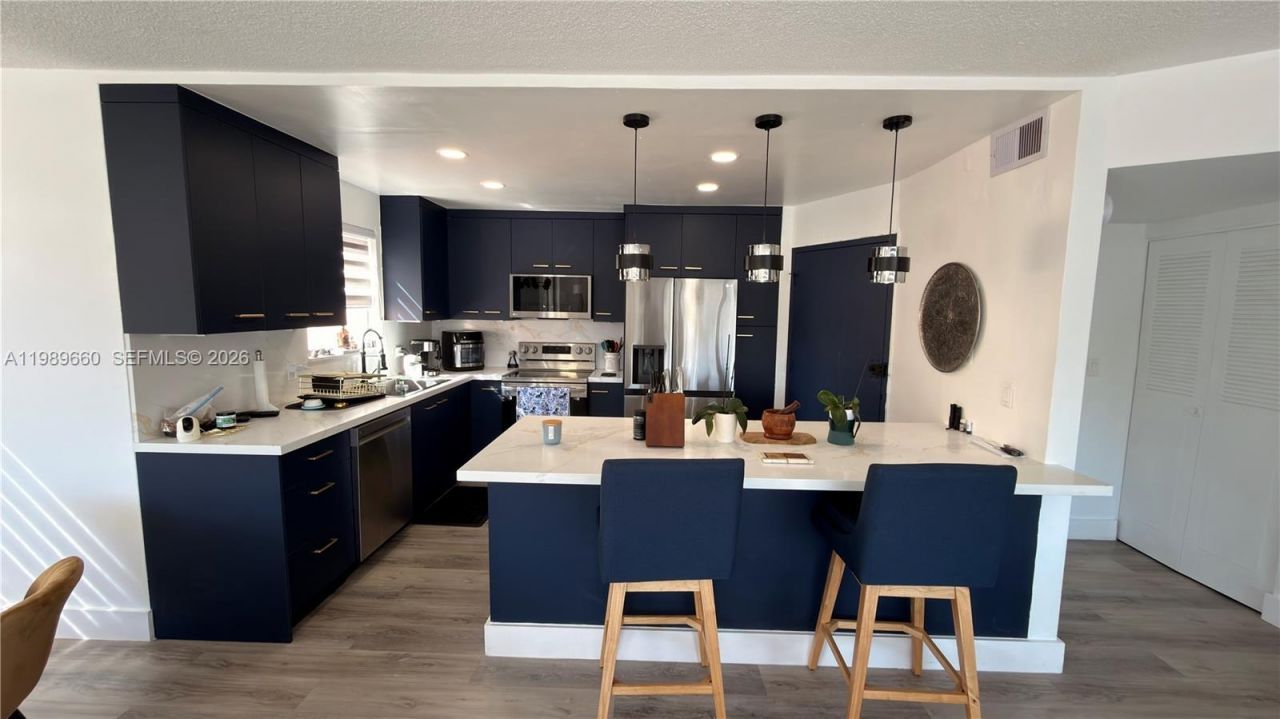 1351 NE Miami Gardens Dr , Unit 325E, Miami, FL 33179 Photo