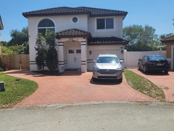 8448 NW 196th Terrace, Hialeah, FL 33015
