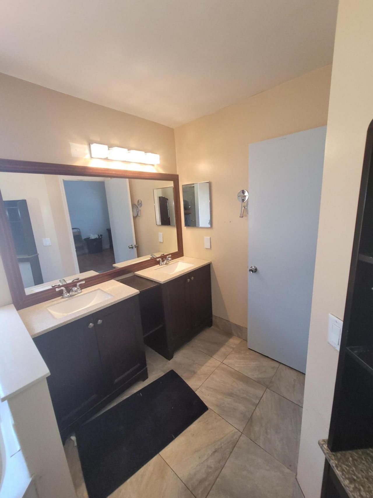 8448 NW 196th Terrace, Hialeah, FL 33015 Photo