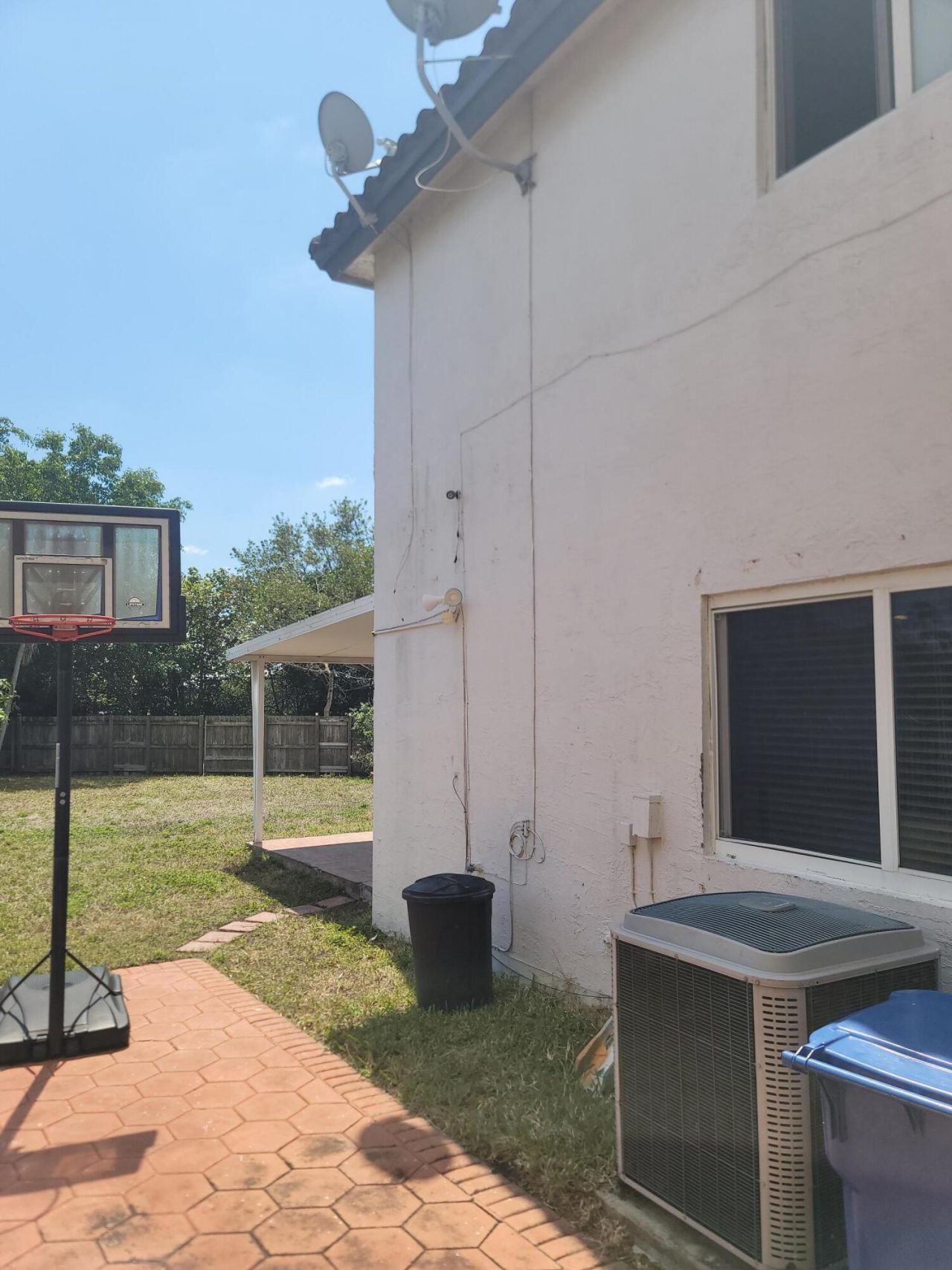 8448 NW 196th Terrace, Hialeah, FL 33015 Photo