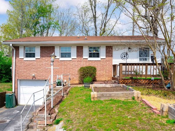 1305 Hixson Avenue, Hixson, TN 37343