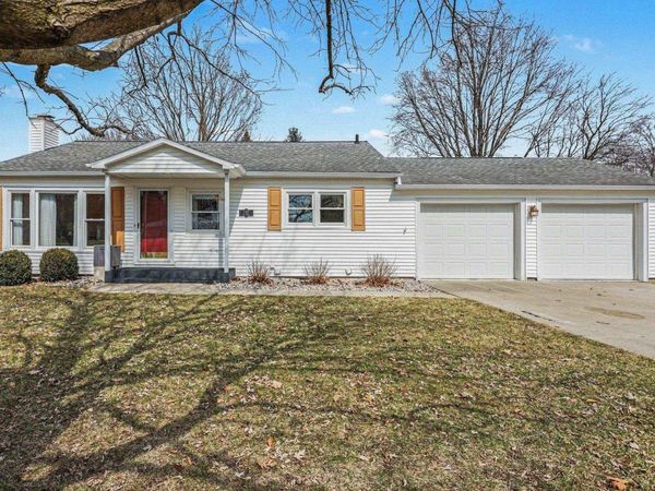 137 Fox Drive, St Louis, MI 48880