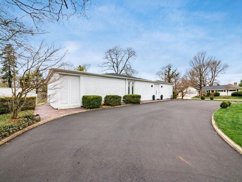 2177 Oakmount Road, Columbus, OH 43221 Photo 11