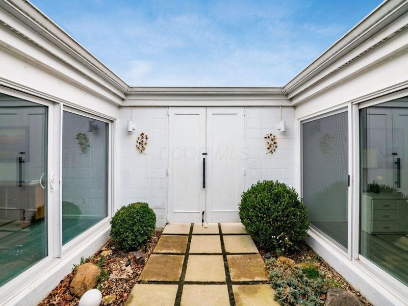 2177 Oakmount Road, Columbus, OH 43221 Photo 13