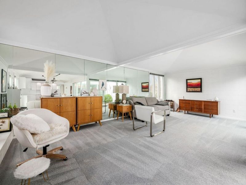 2177 Oakmount Road, Columbus, OH 43221 Photo 2