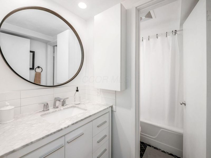 2177 Oakmount Road, Columbus, OH 43221 Photo 29