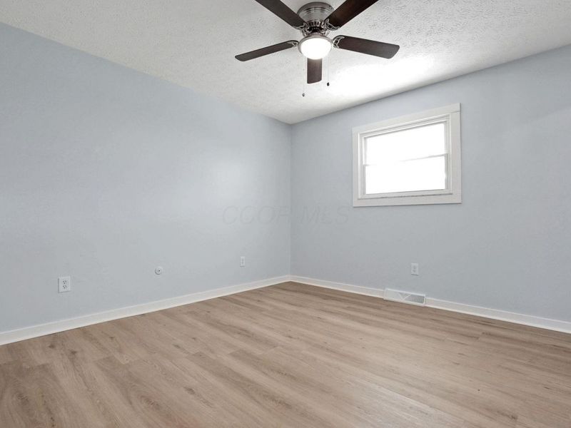 180 Jefferson Avenue, Ashville, OH 43103 Photo 11