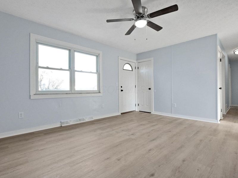 180 Jefferson Avenue, Ashville, OH 43103 Photo 5