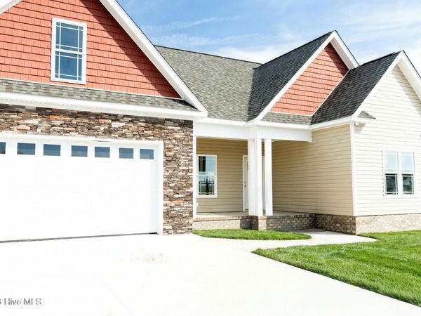 2699 Whitaker Glen Drive, Farmville, NC 27828