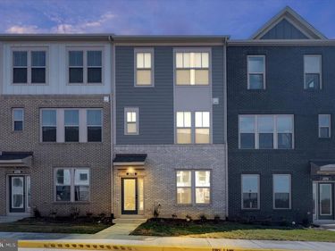 43793 MYSTIC MAROON, ASHBURN, VA 20147