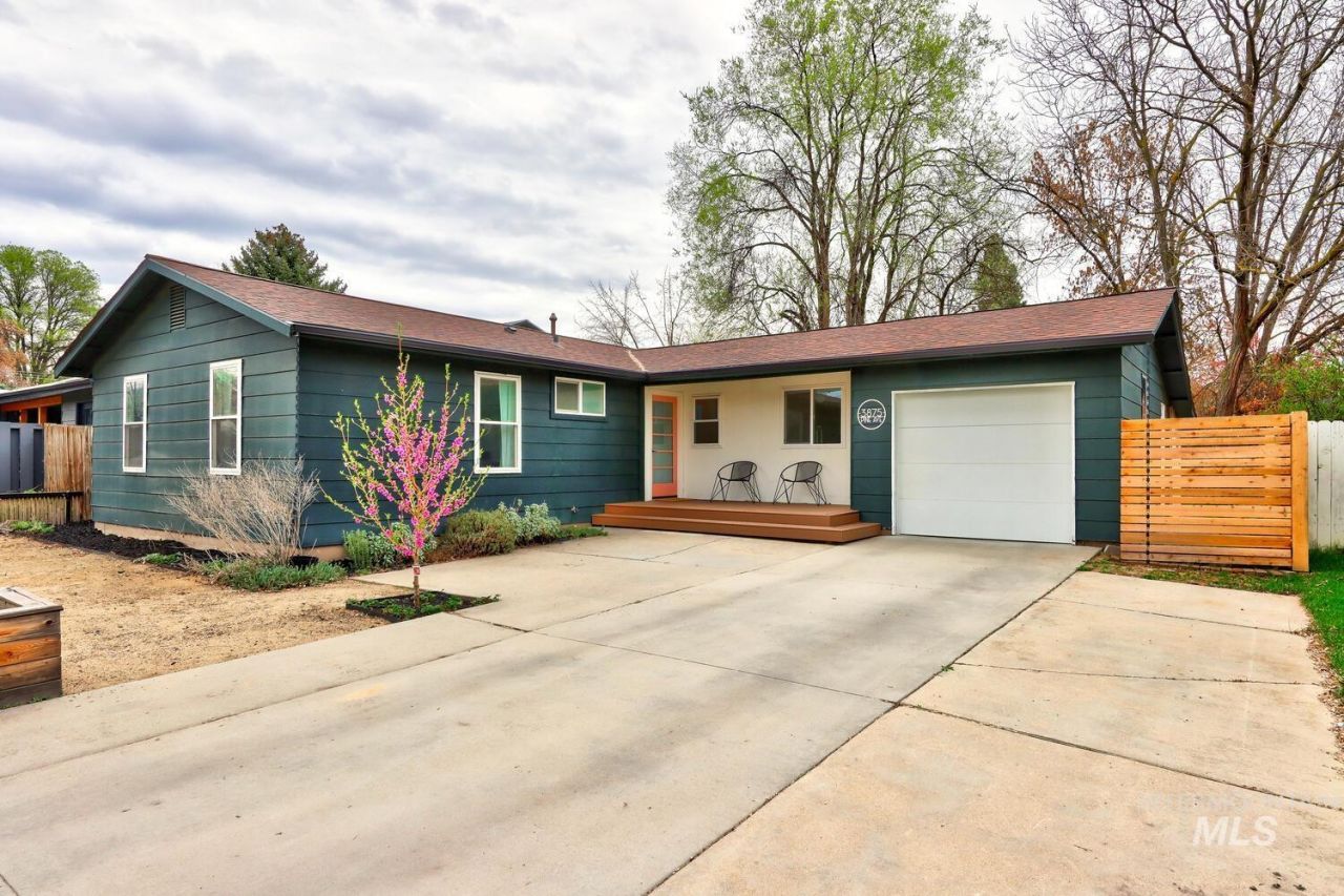 3875 W Pine Ave, Boise, ID 83703 Main Photo