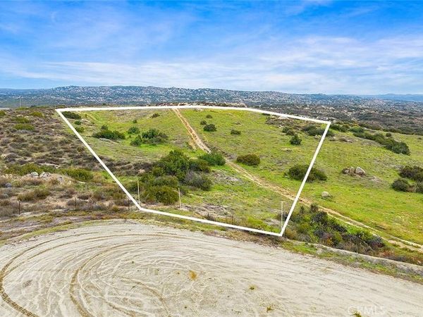 41120 Jojoba Hills, Aguanga, CA 92536