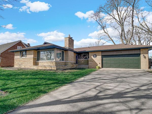 9030 Orchard Drive, Highland, IN 46322