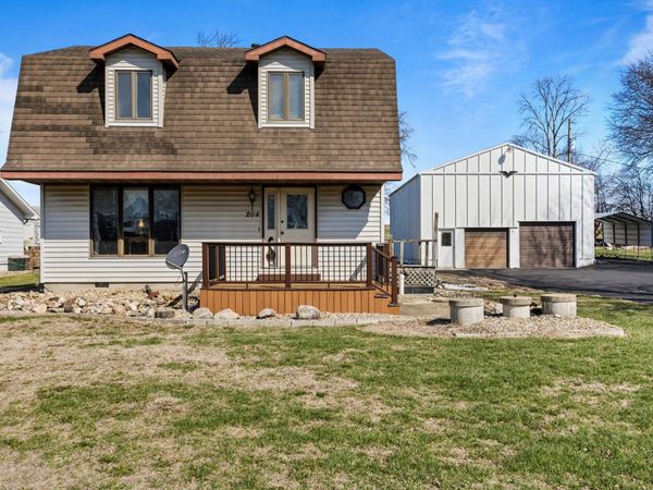 204 W Meade Street , White Heath, IL 61884