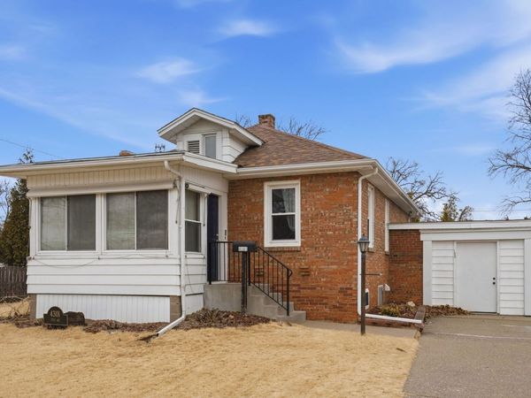 4301 17th Avenue , Moline, IL 61265