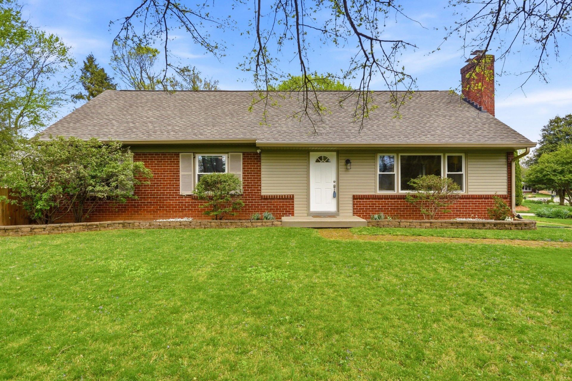 611 Rudy Lane, Louisville, KY 40207