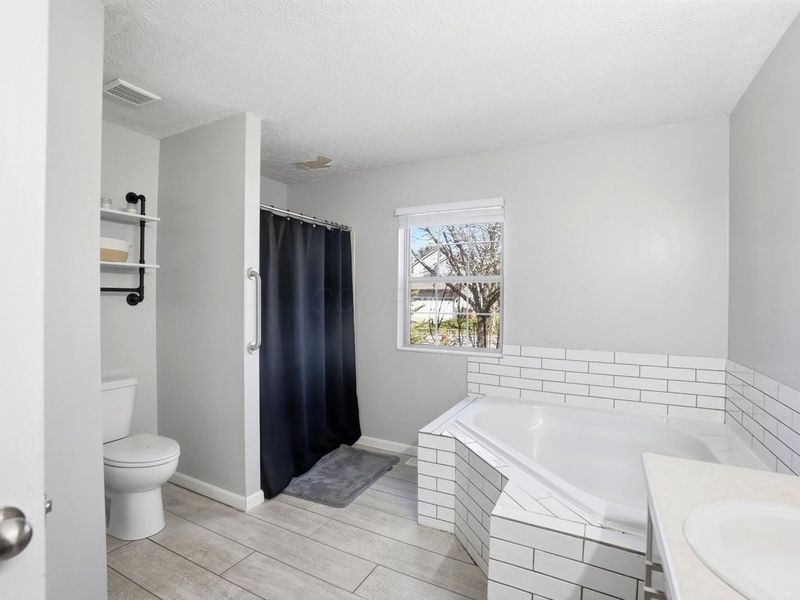 519 Davidson Drive, Ashville, OH 43103 Photo 20