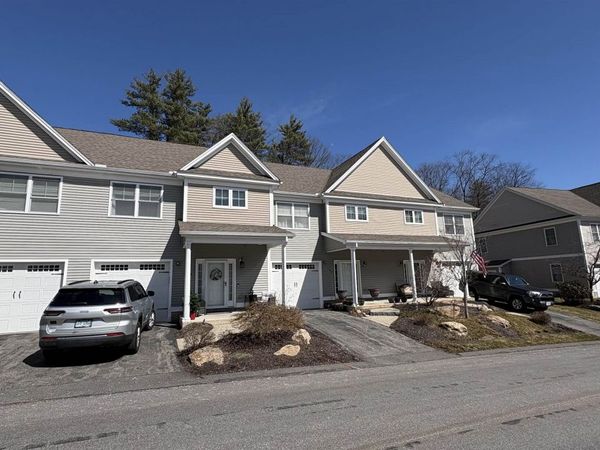 109 Woodview Way, Manchester, NH 03102