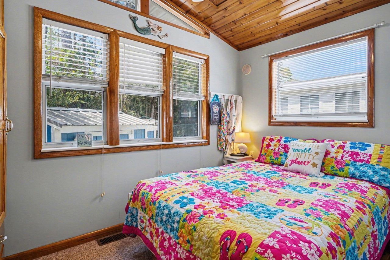 5400 Little River Neck Rd. Photo 12