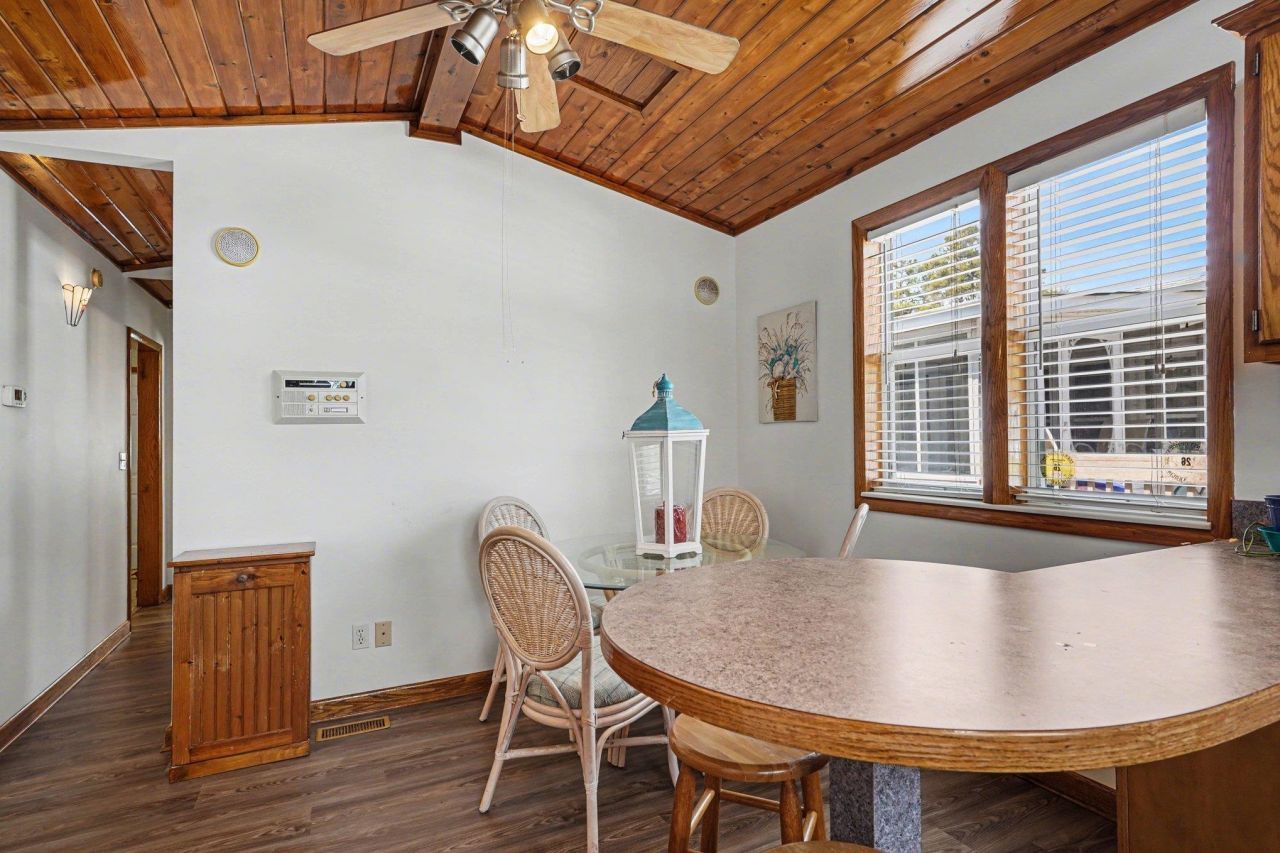 5400 Little River Neck Rd. Photo 9