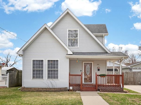 2101 Lyon Street , Des Moines, IA 50317