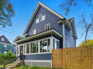 1815 Hillside Avenue N, Minneapolis, MN 55411