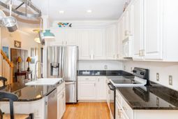 117 W 2nd Street photo 4