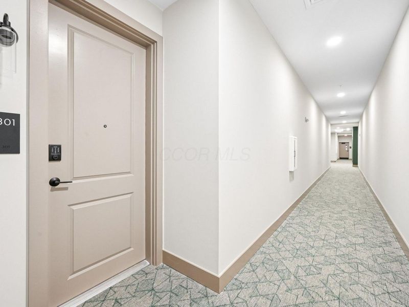 2867 Kobuk Drive, Unit 301, Columbus, OH 43228 Photo 1