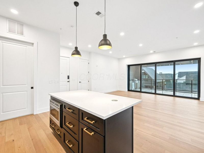 2867 Kobuk Drive , Unit 301, Columbus, OH 43228 Photo 12