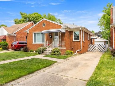 8276 Riverview Street, Dearborn Heights, MI 48127