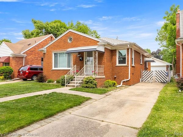 8276 Riverview Street, Dearborn Heights, MI 48127