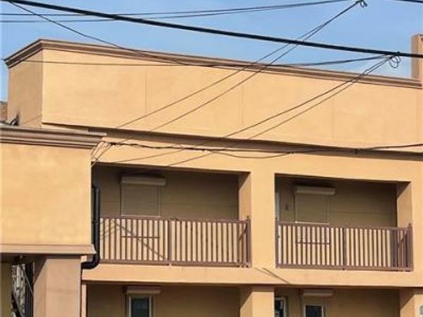 8001 DOWNMAN Road, New Orleans, LA 70126