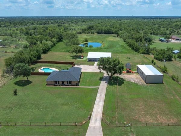 8086 County Road 272 , Terrell, TX 75160