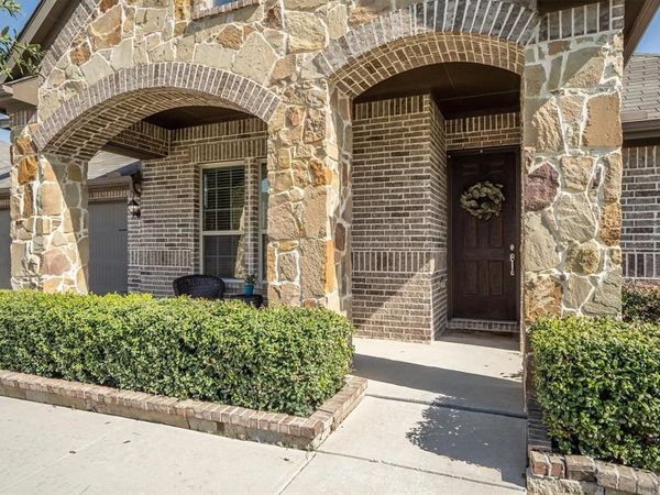 204 Ovaletta Drive , Justin, TX 76247