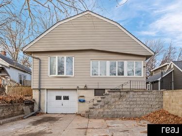 910 2nd Avenue , Plattsmouth, NE 68048