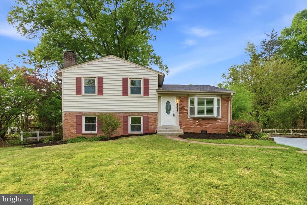 4312 Lees Corner Road, Chantilly, VA 20151 Main Photo
