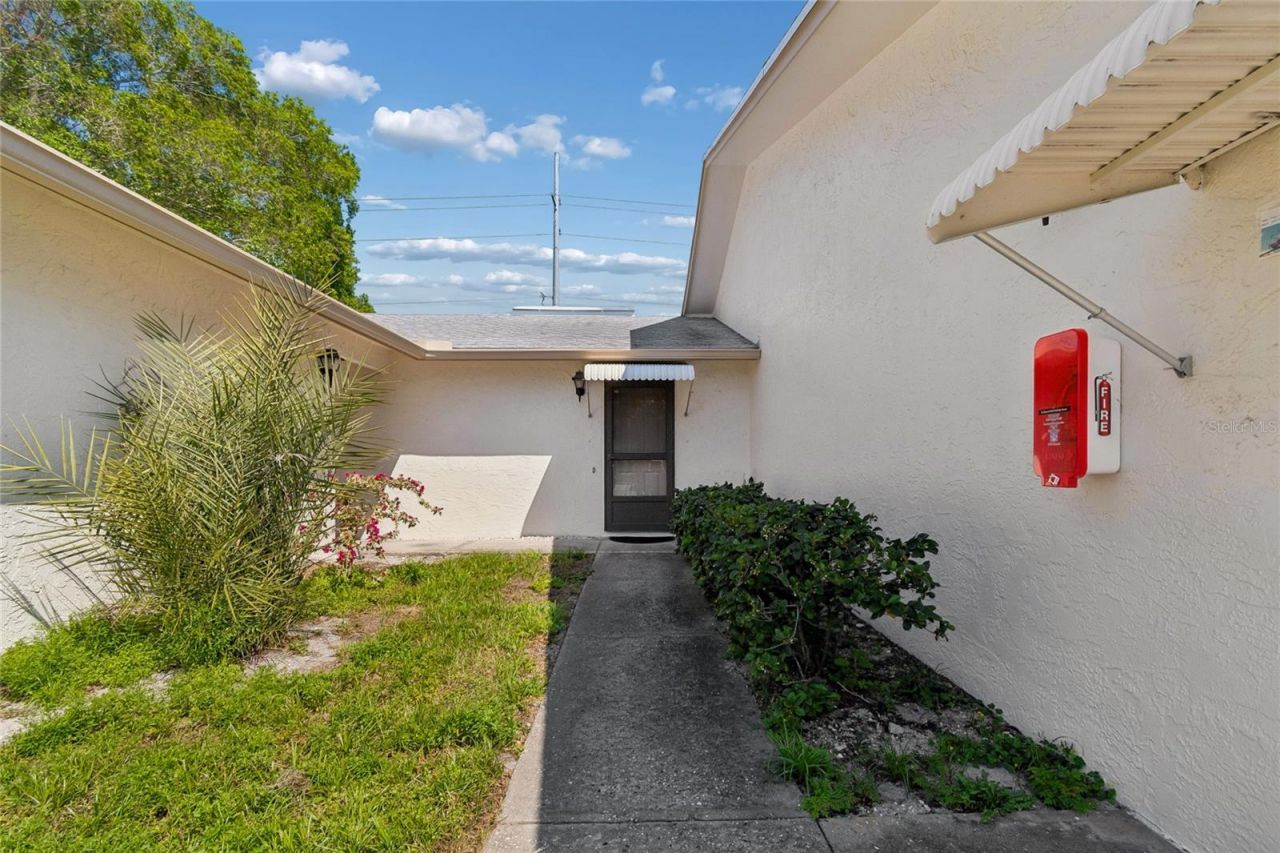 3280 37th Way S, Unit B, Saint Petersburg, FL 33711 Photo