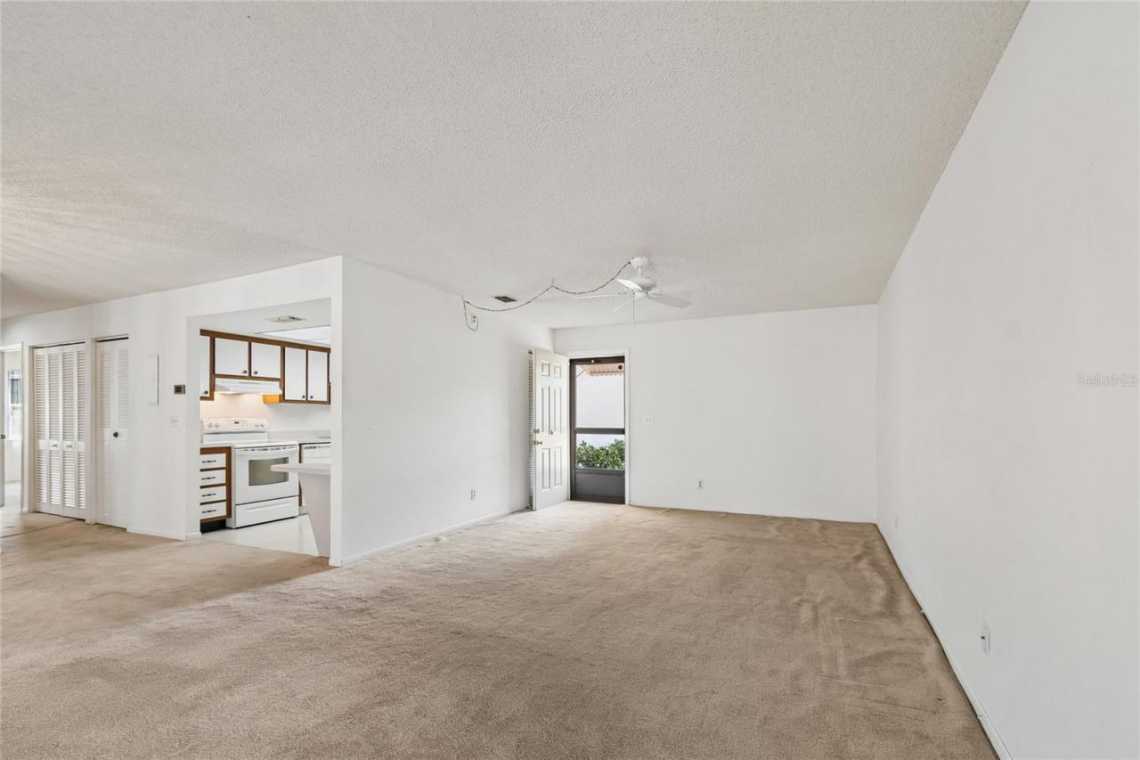 3280 37th Way S, Unit B, Saint Petersburg, FL 33711 Photo